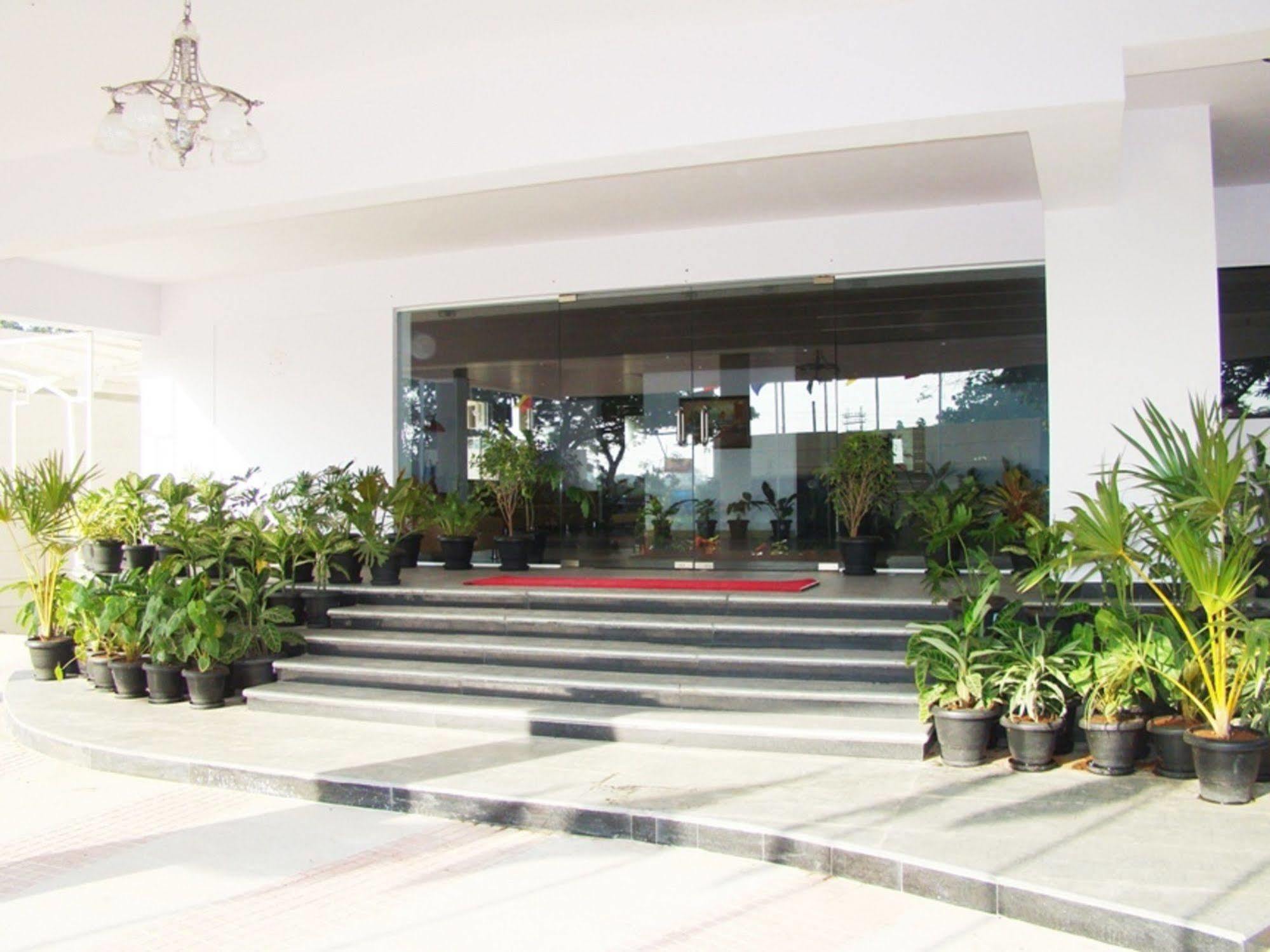 ซิกนัม ซิตี้สเคป แกรนด์ บี บังกาลอร์ Hotel ภายนอก รูปภาพ